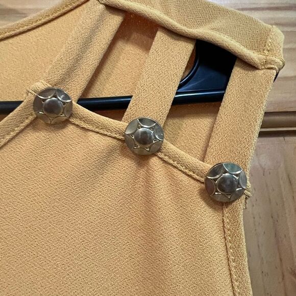Diana Belle size L mustard color tank with gold button accents - Picture 2 of 5